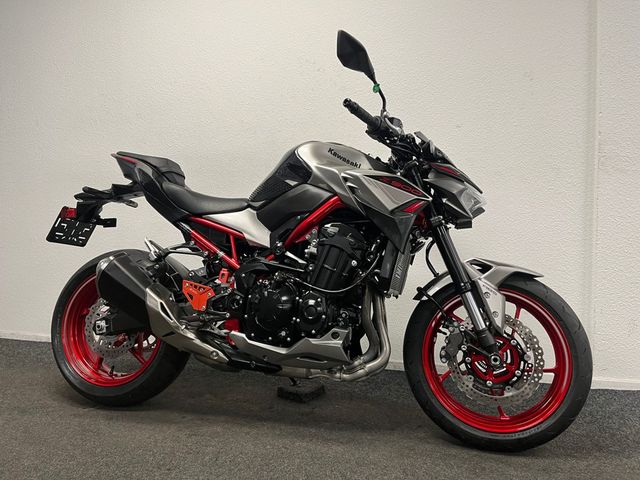kawasaki - z900