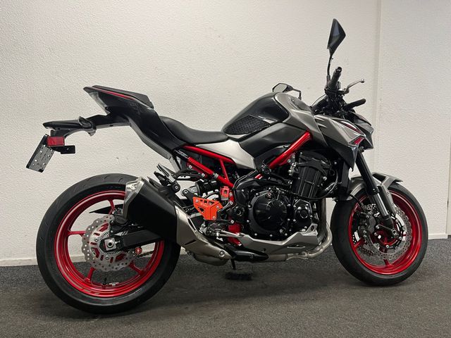 kawasaki - z900