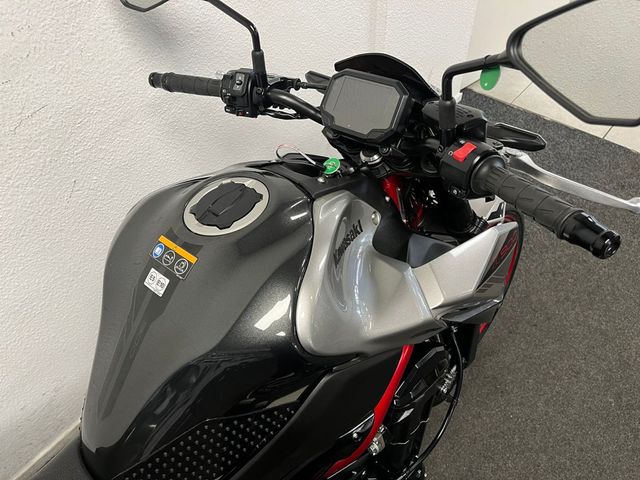 kawasaki - z900