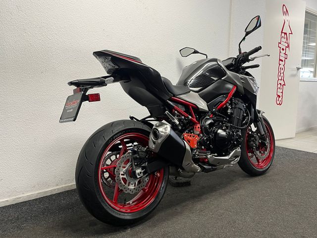 kawasaki - z900