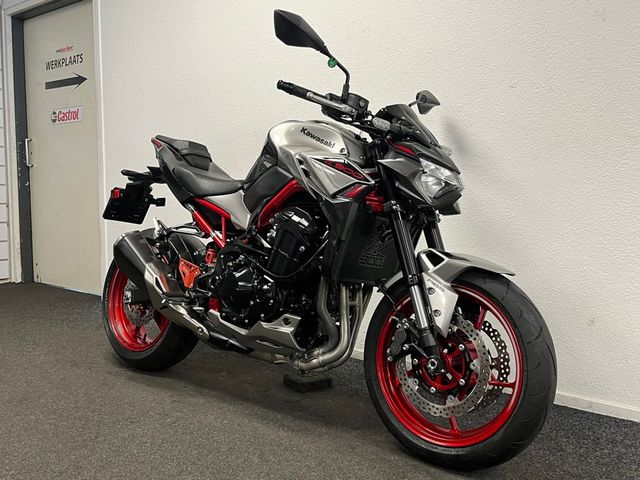 kawasaki - z900