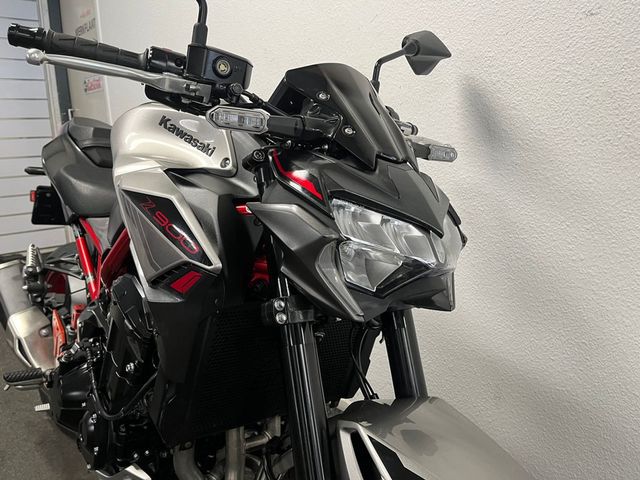 kawasaki - z900