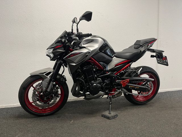 kawasaki - z900