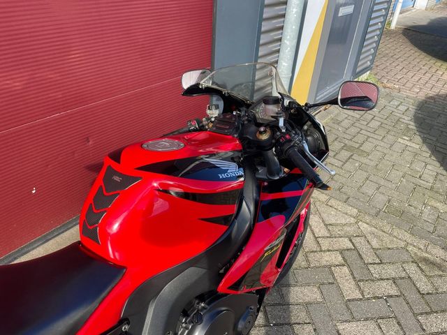 honda - cbr-1000-rr-fireblade