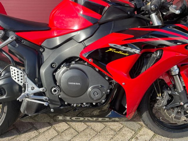 honda - cbr-1000-rr-fireblade