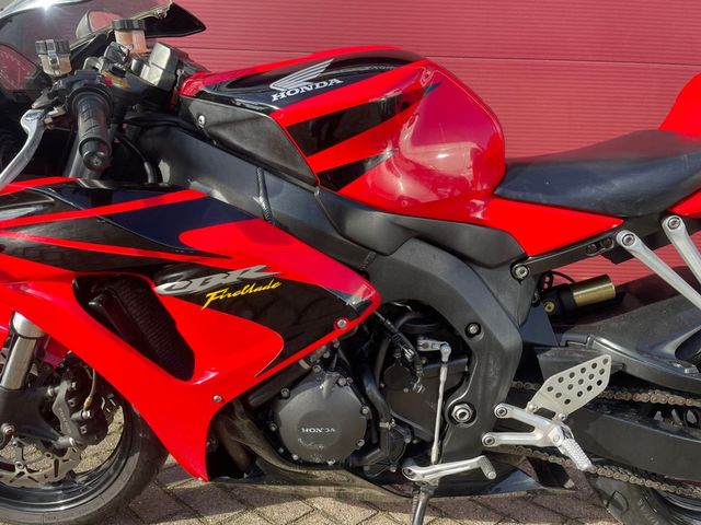 honda - cbr-1000-rr-fireblade