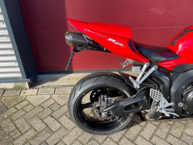 honda - cbr-1000-rr-fireblade