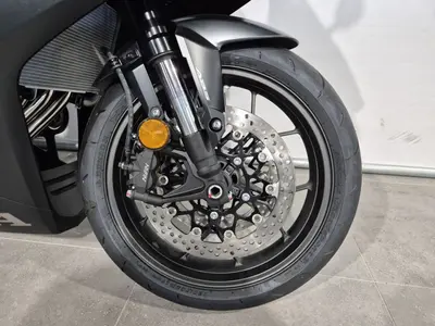 HONDA CBR 650 R – foto 3