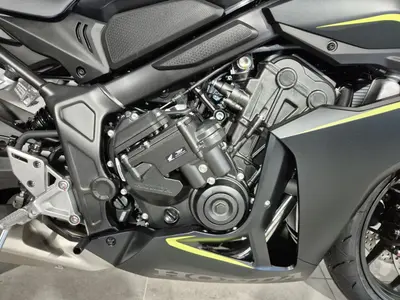 HONDA CBR 650 R – foto 4