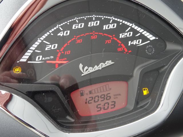 vespa - gts-125-supersport