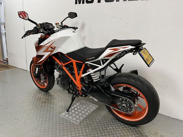 ktm - 1290-super-duke-r