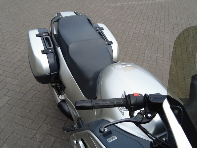 honda - st-1100-pan-european