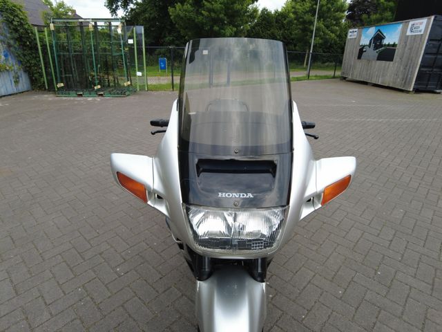 honda - st-1100-pan-european