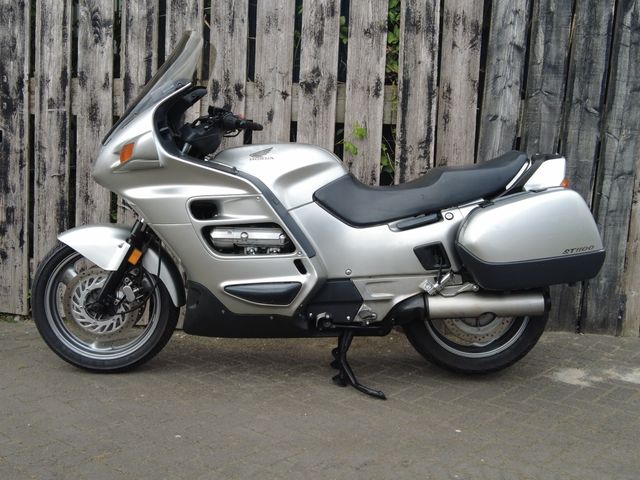 honda - st-1100-pan-european