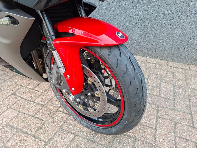 honda - cbr-600-rr