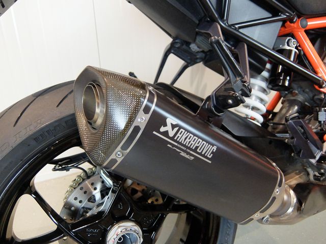 ktm - 1290-super-duke-r