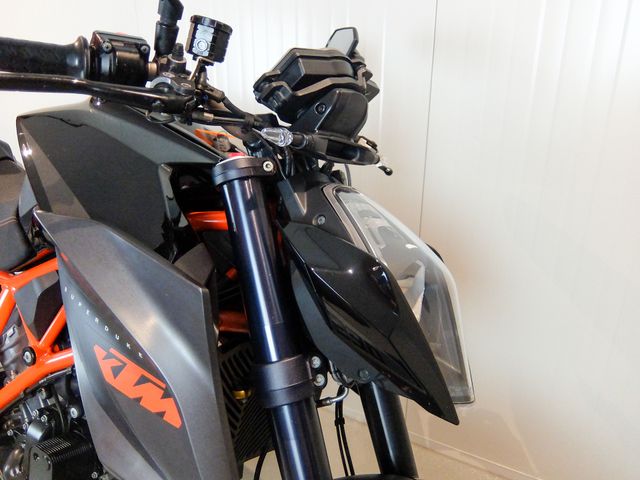 ktm - 1290-super-duke-r