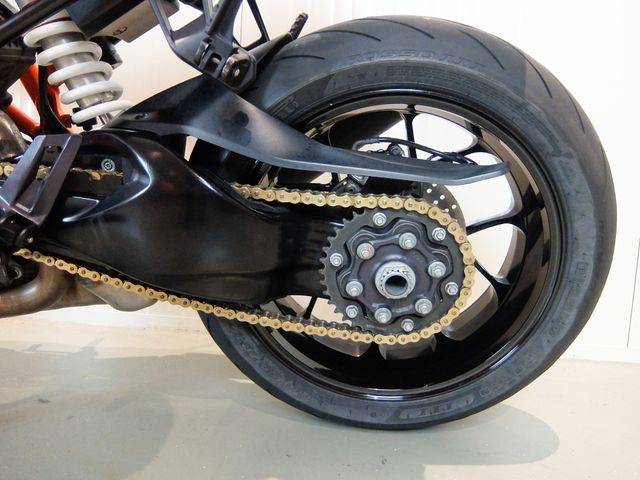 ktm - 1290-super-duke-r