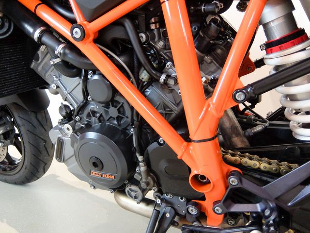ktm - 1290-super-duke-r