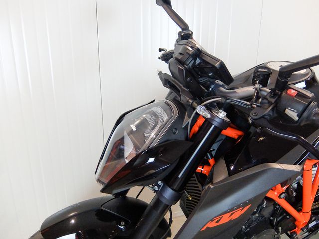 ktm - 1290-super-duke-r