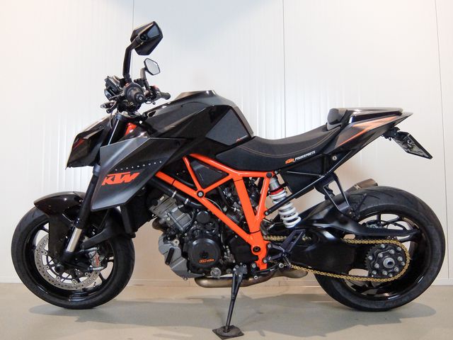 ktm - 1290-super-duke-r