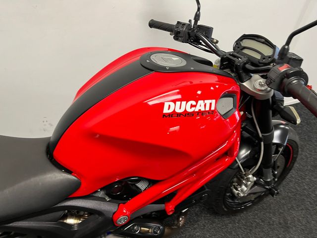 ducati - monster-696