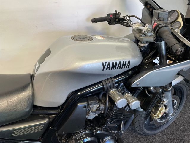 yamaha - fzs-400