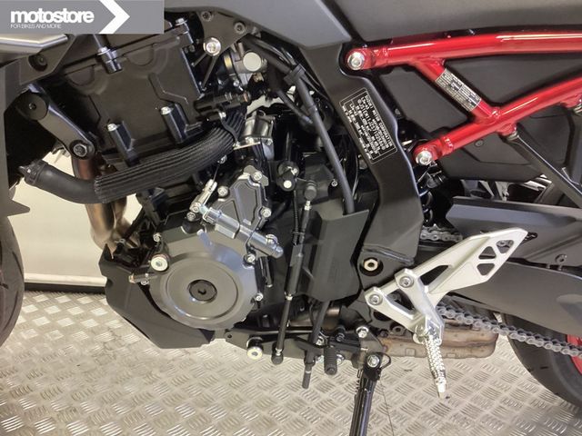 suzuki - gsx-8s