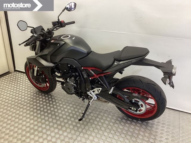 suzuki - gsx-8s