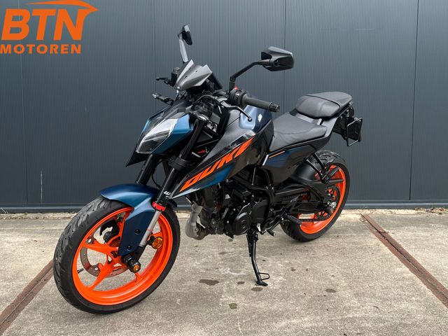 ktm - 125-duke