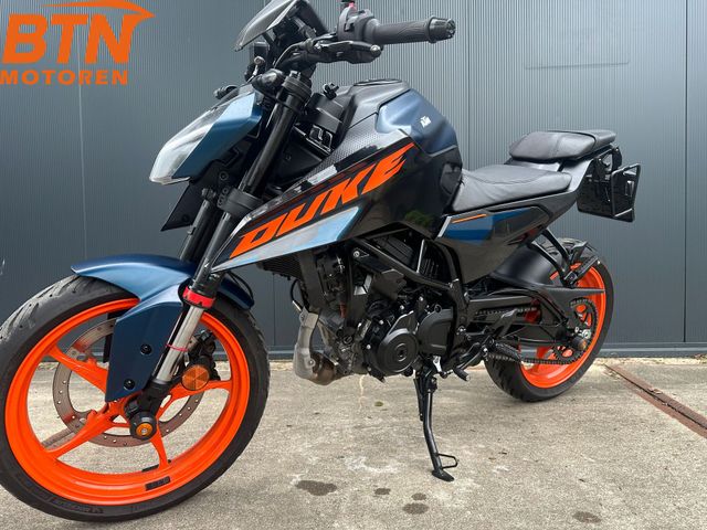 ktm - 125-duke