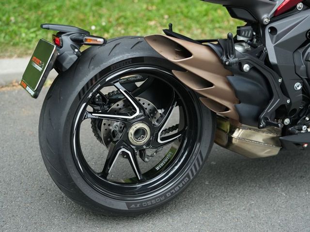 mv-agusta - brutale-800-rr