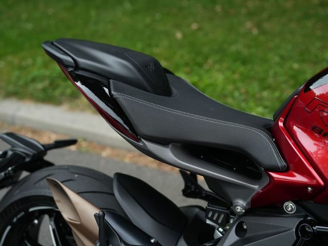 mv-agusta - brutale-800-rr