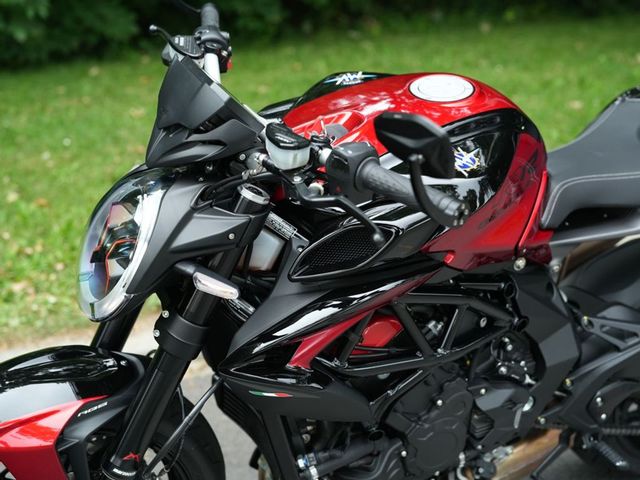 mv-agusta - brutale-800-rr