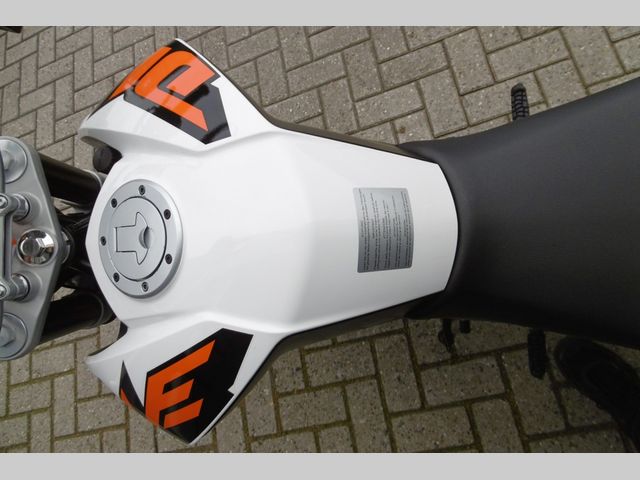 ktm - 200-duke
