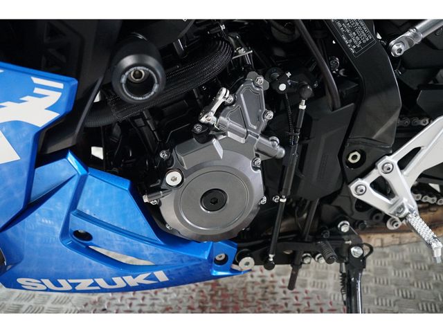 suzuki - gsx-8r