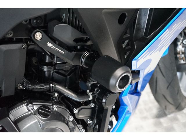 suzuki - gsx-8r