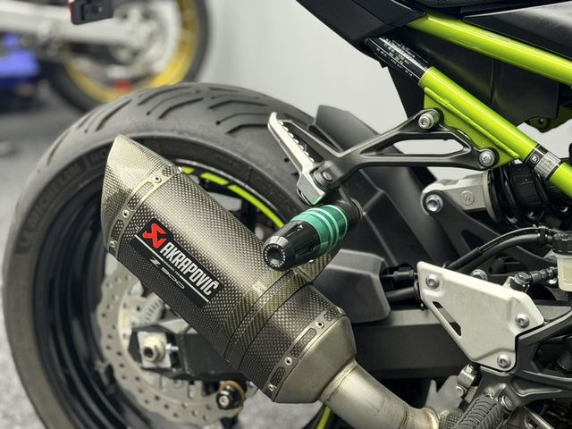 kawasaki - z900