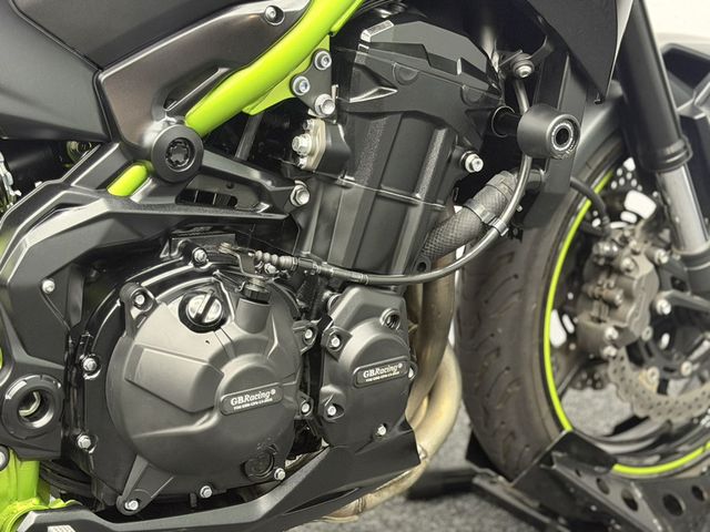kawasaki - z900