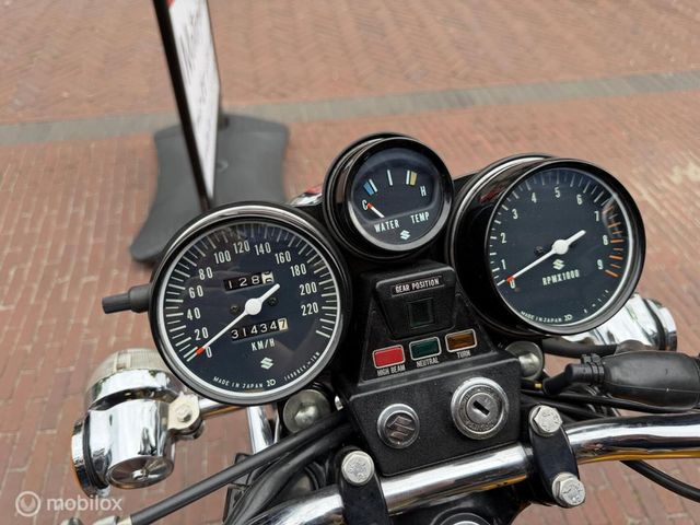 suzuki - gt-750