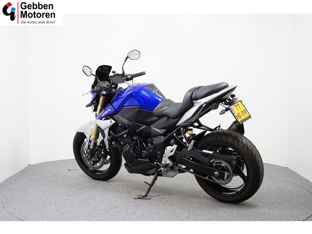 suzuki - gsr-750