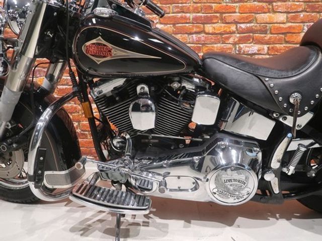 harley-davidson - heritage-softail-classic-flstc