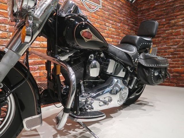 harley-davidson - heritage-softail-classic-flstc