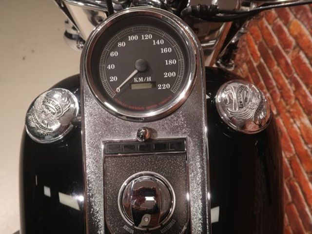 harley-davidson - heritage-softail-classic-flstc