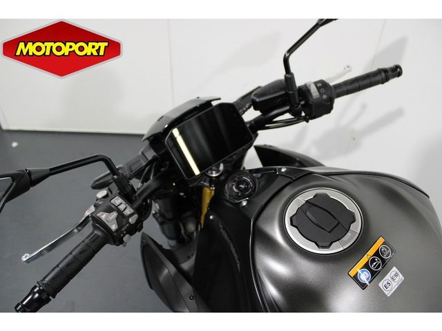 kawasaki - z900