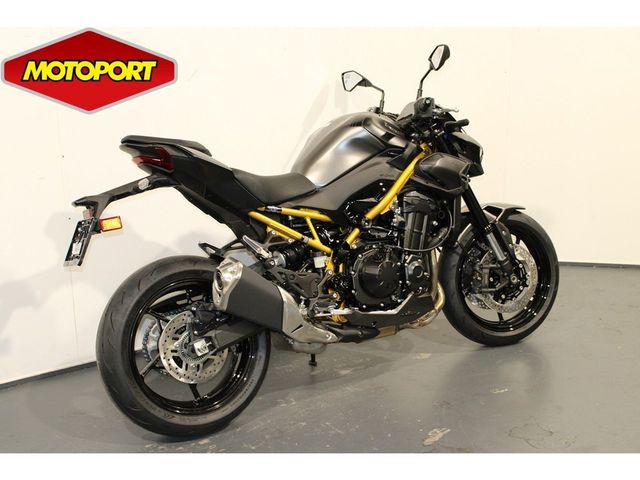 kawasaki - z900