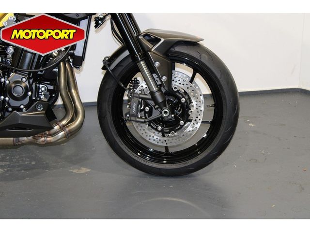 kawasaki - z900