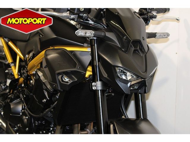 kawasaki - z900