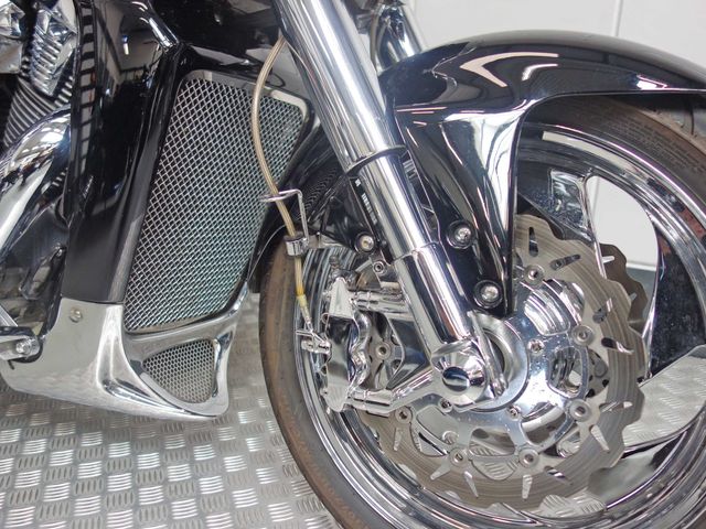 suzuki - m-1800-r-intruder