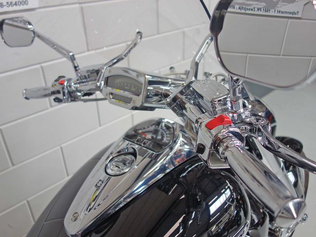 suzuki - m-1800-r-intruder